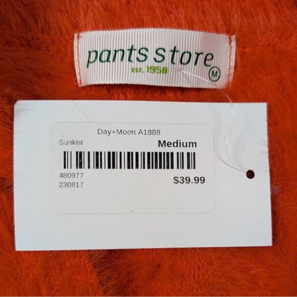 Fuzzy Halter Neck Sweater Vest NWT Womans Medium Day+Moon Cozy - Picture 3 of 6